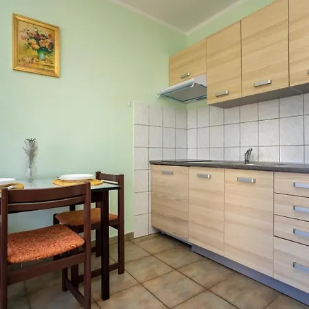 Apartment Fuer 3 Personen Ca 35 Qm In Njivice, Kvarner Bucht Krk Njivice