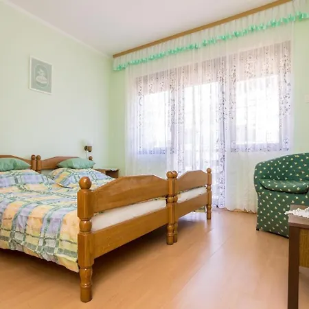 Fuer 3 Personen Ca 35 Qm In Njivice, Kvarner Bucht Krk * Njivice