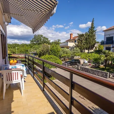 Apartment Fuer 3 Personen Ca 35 Qm In Njivice, Kvarner Bucht Krk Njivice