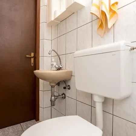 Fuer 3 Personen Ca 35 Qm In Njivice, Kvarner Bucht Krk Apartman *
